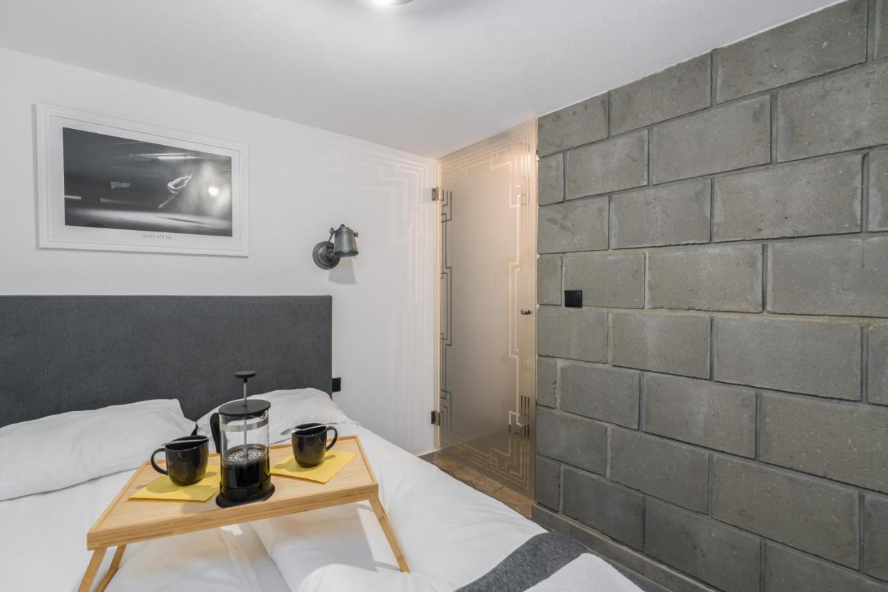 Underground Level Apartments Strzalowa By Renters Poznaň Exteriér fotografie